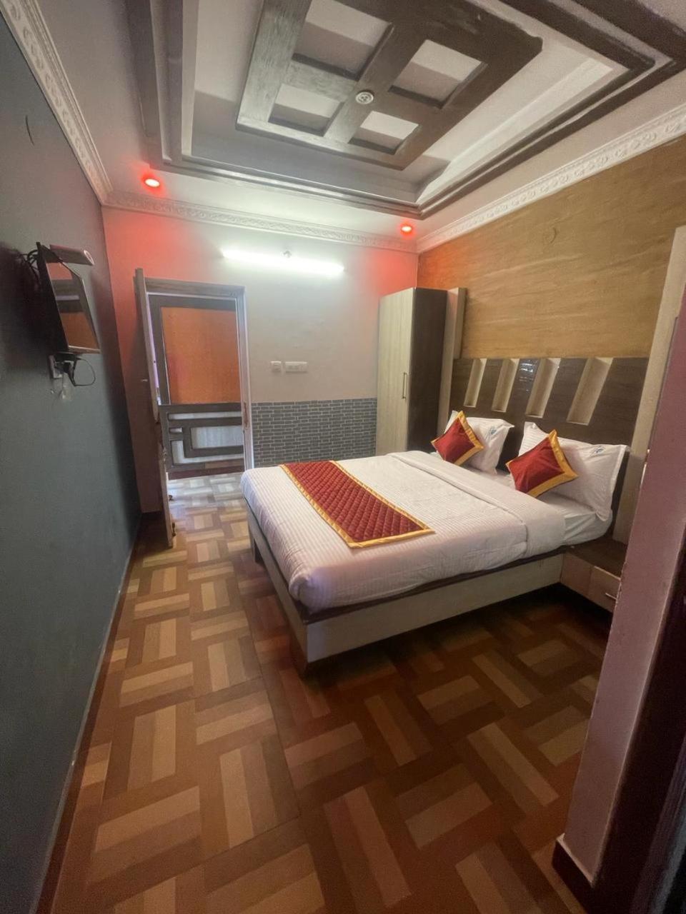 Отель Ooty Vpr Residency Экстерьер фото