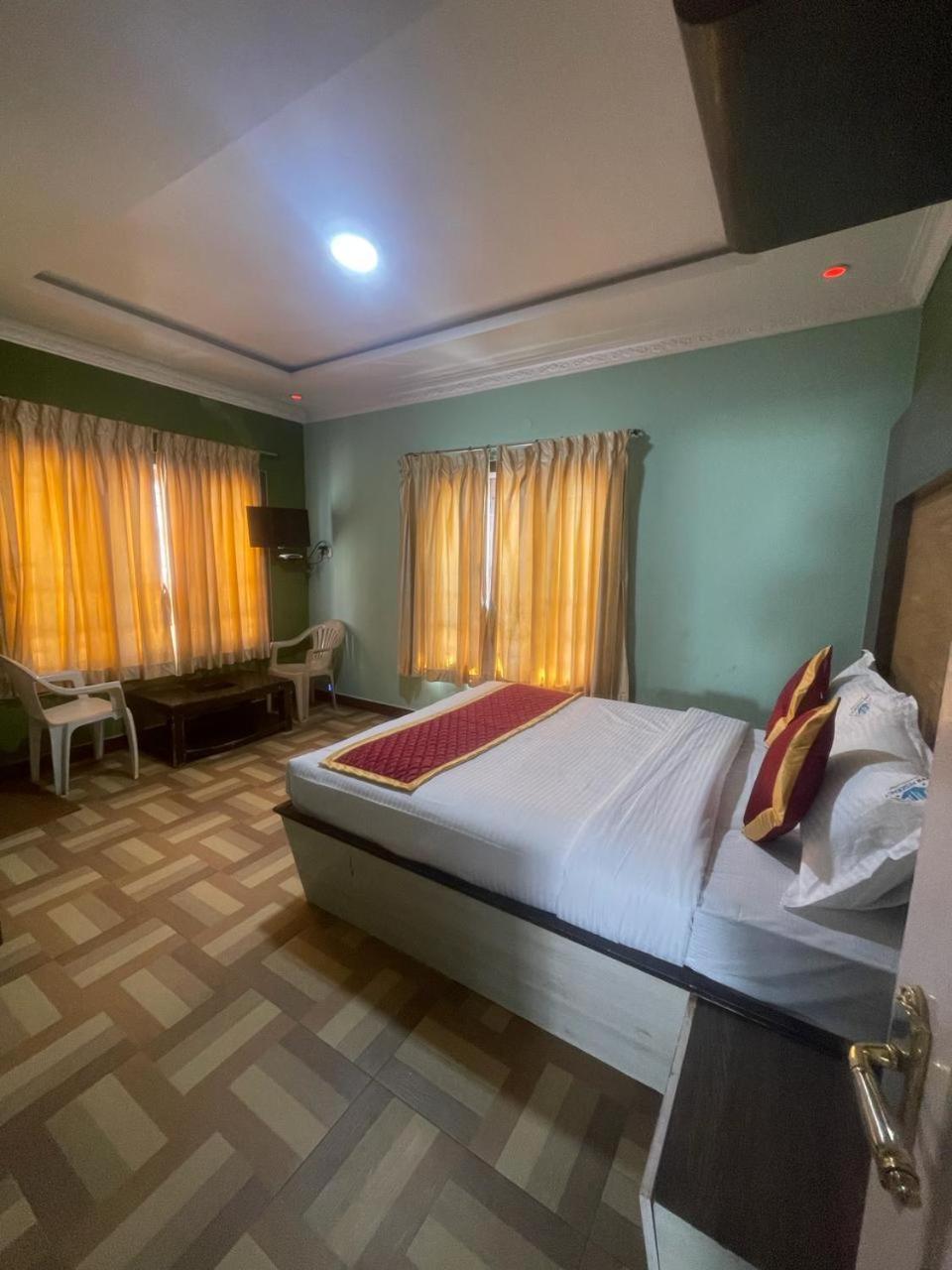 Отель Ooty Vpr Residency Экстерьер фото