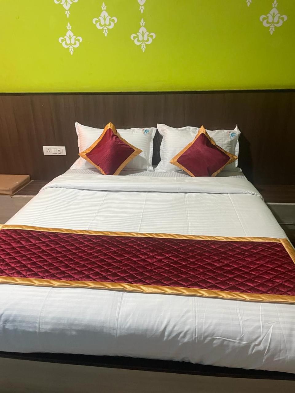 Отель Ooty Vpr Residency Экстерьер фото