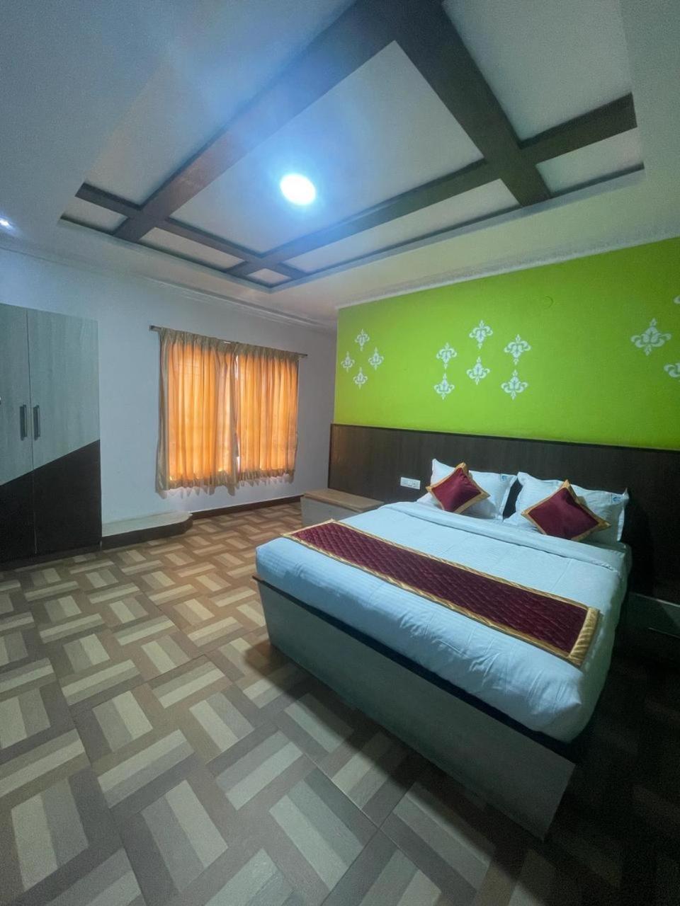 Отель Ooty Vpr Residency Экстерьер фото