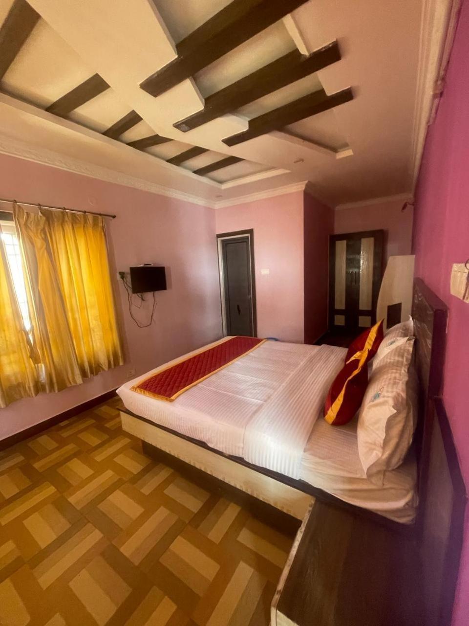 Отель Ooty Vpr Residency Экстерьер фото