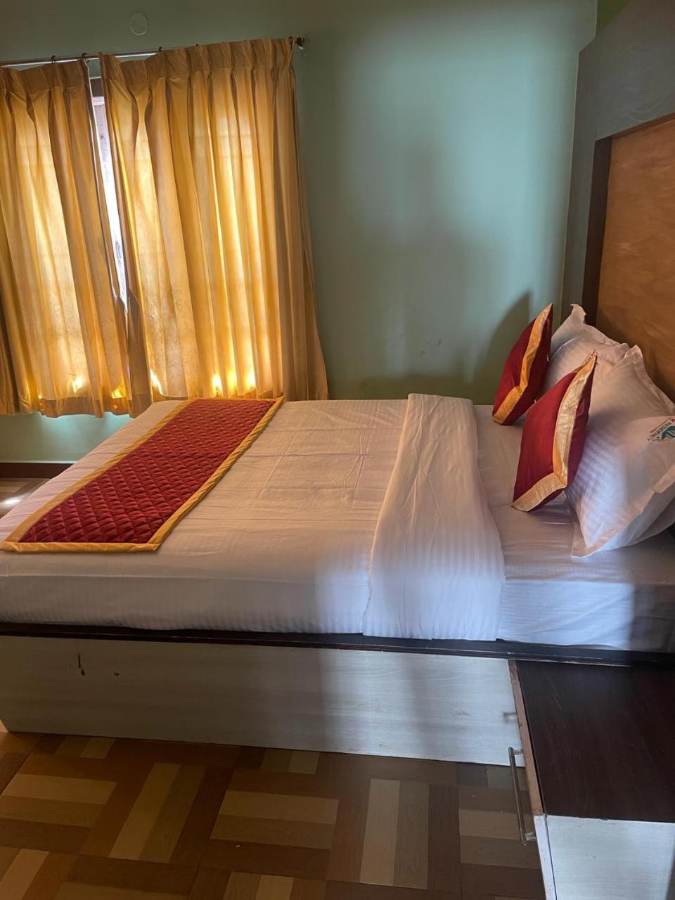 Отель Ooty Vpr Residency Экстерьер фото